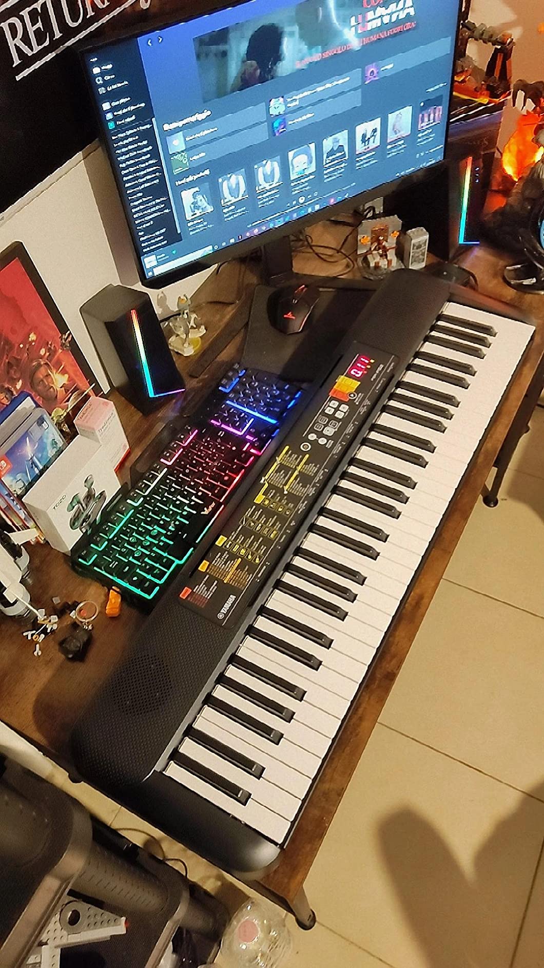 Yamaha PSR-F52 Tastiera Digitale 61 Tasti Nera 144 Voci