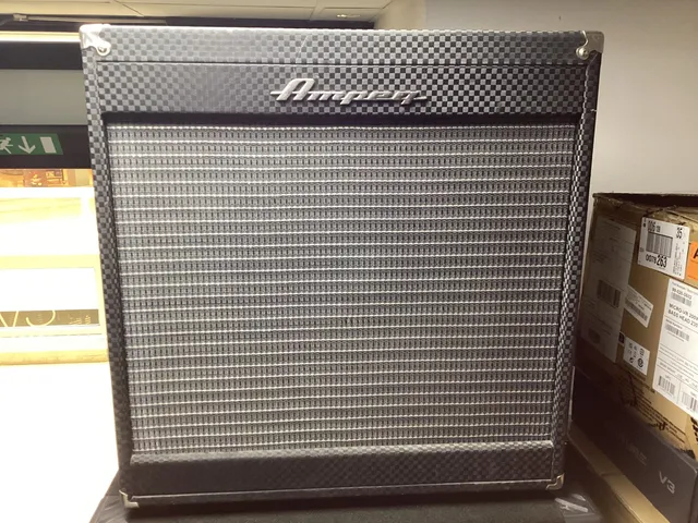 Ampeg PF-115HE Cassa basso 15" 450W usata