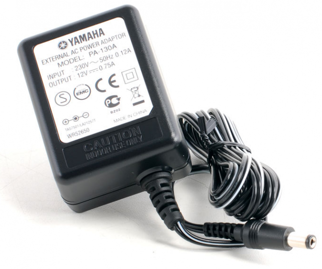 Yamaha PA130 alimentatore tastiera 12V originale