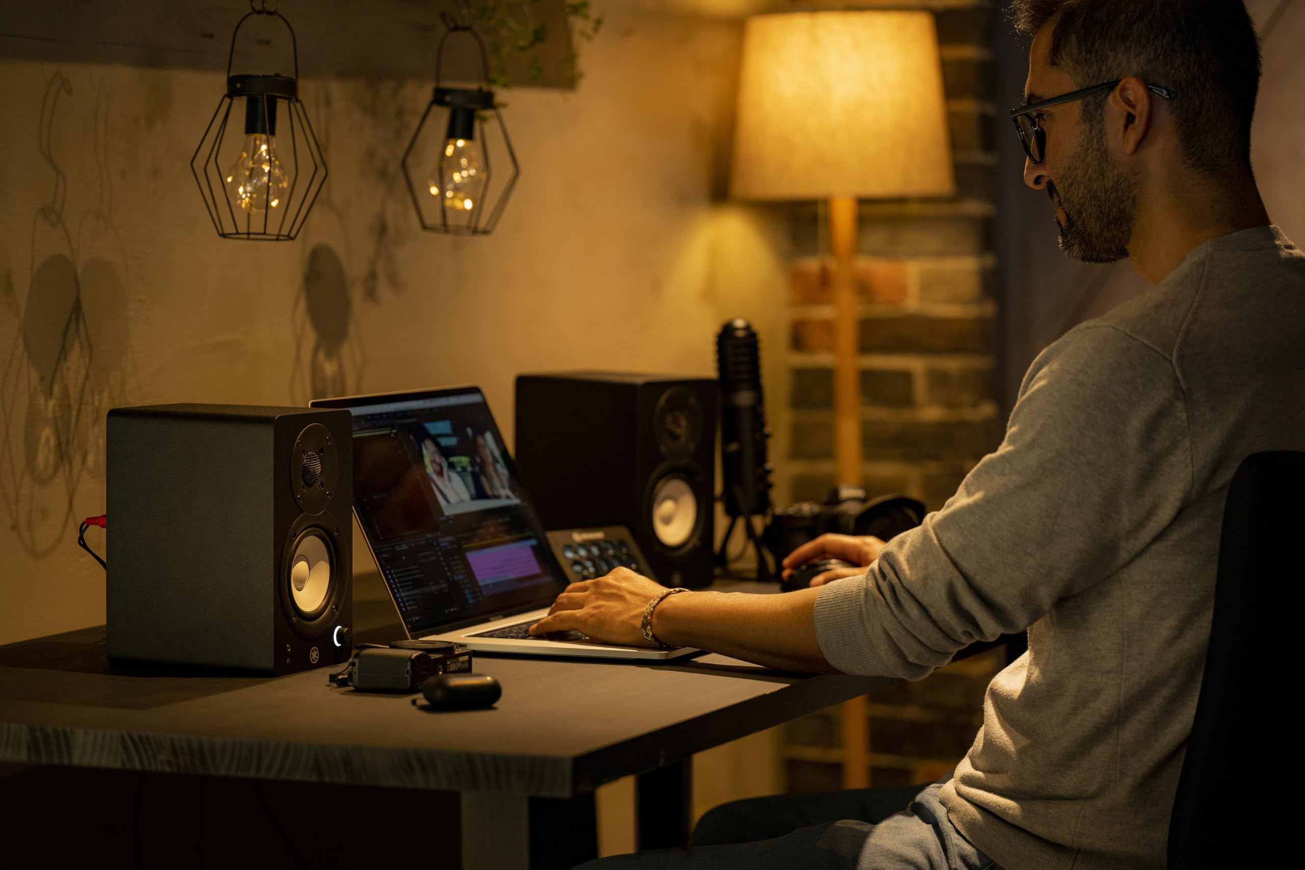 Yamaha HS4 monitor studio attivi coppia nero 4,5"