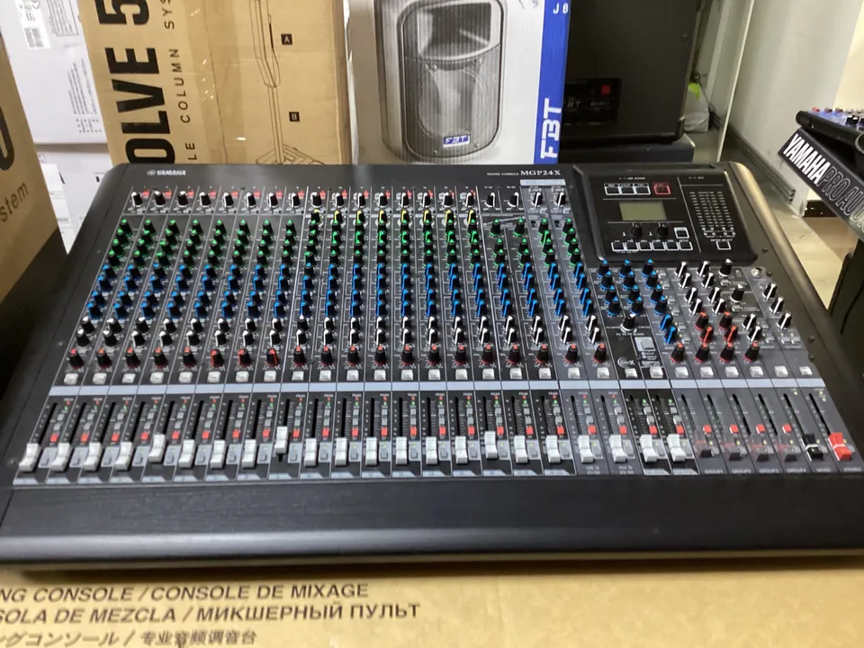 Yamaha MGP24X mixer analogico 24 canali usato