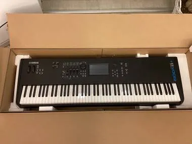 Yamaha MODX8+ sintetizzatore 88 tasti ex demo custodia