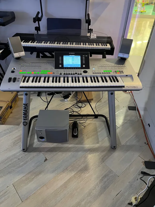 Yamaha Tyros 3 Tastiera Arranger con Amplificazione