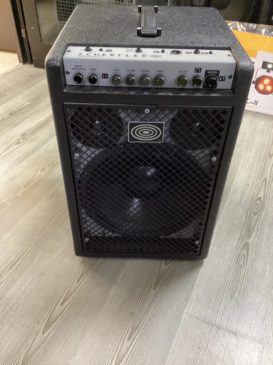 Schertler Bass Fidelity B12 amplificatore basso usato 400W