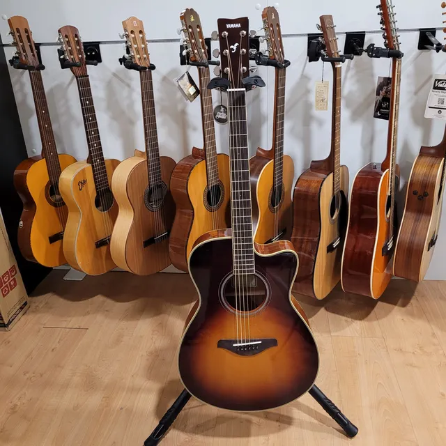 Yamaha FSC-TA Chitarra Folk Brown Sunburst TransAcoustic