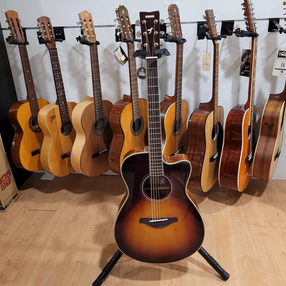 Yamaha FSC-TA Chitarra Folk Brown Sunburst TransAcoustic