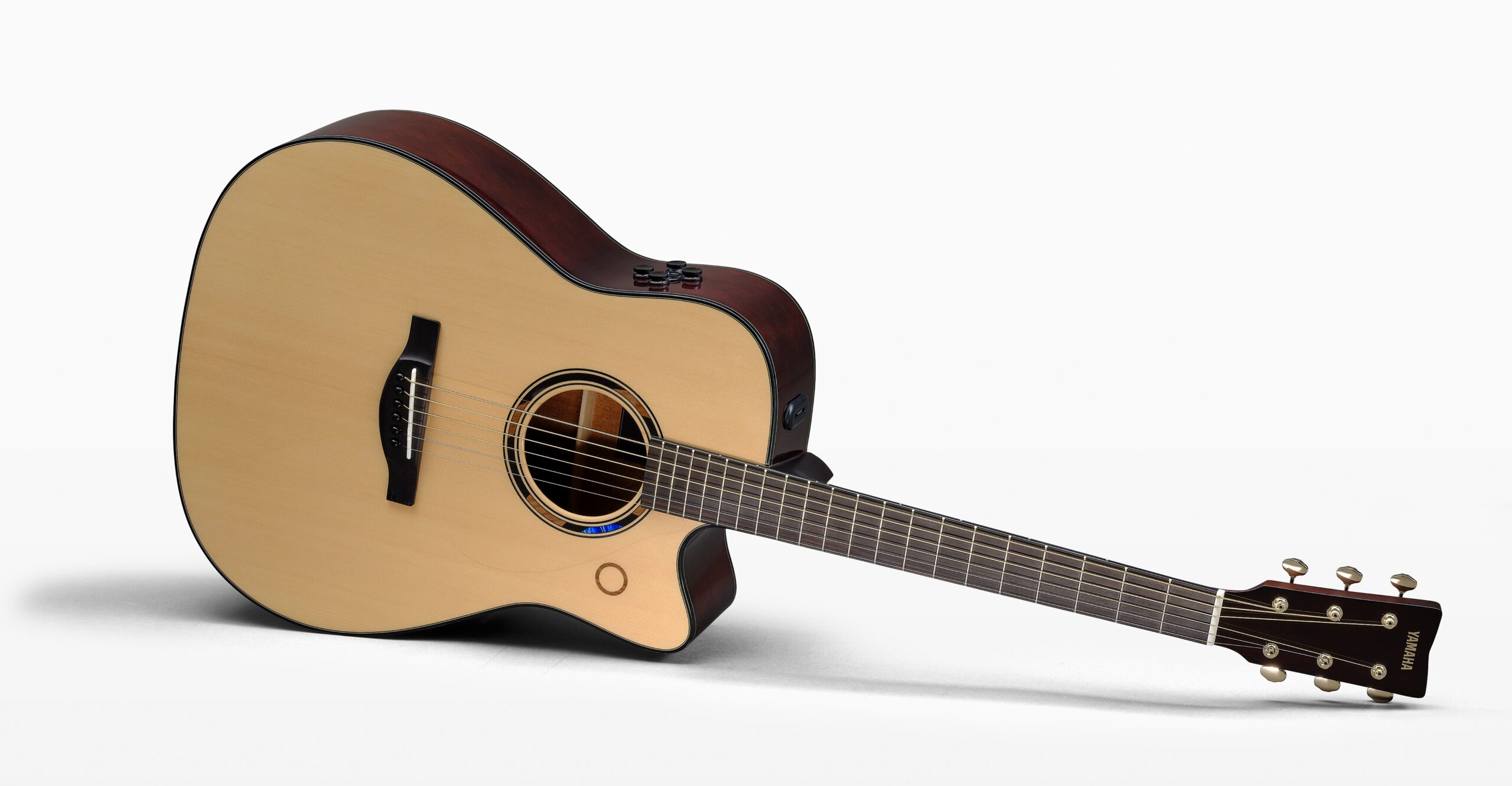 Yamaha TAG3C Natural chitarra acustica elettrificata con looper