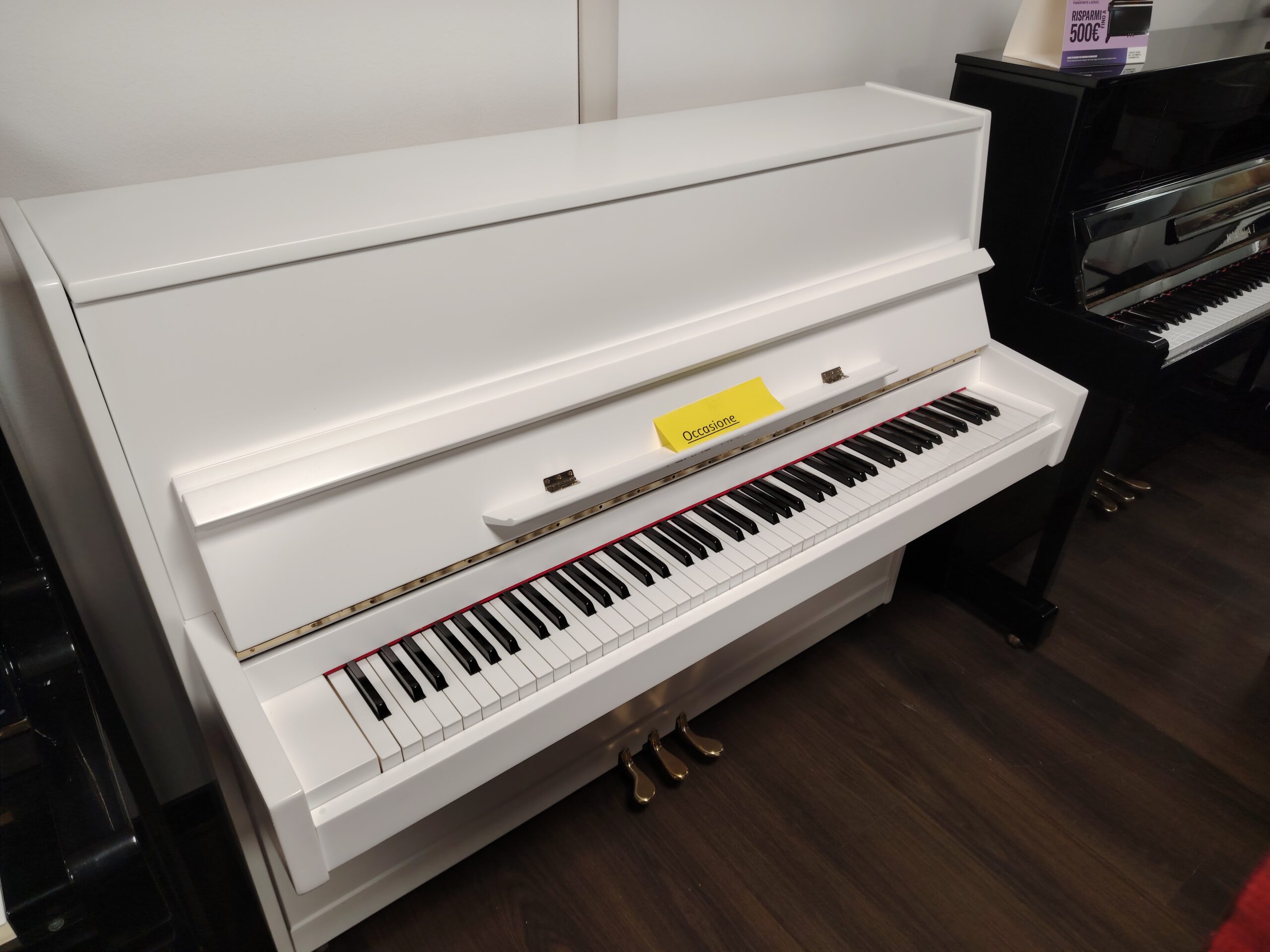 Pearl River 110 Pianoforte verticale acustico bianco