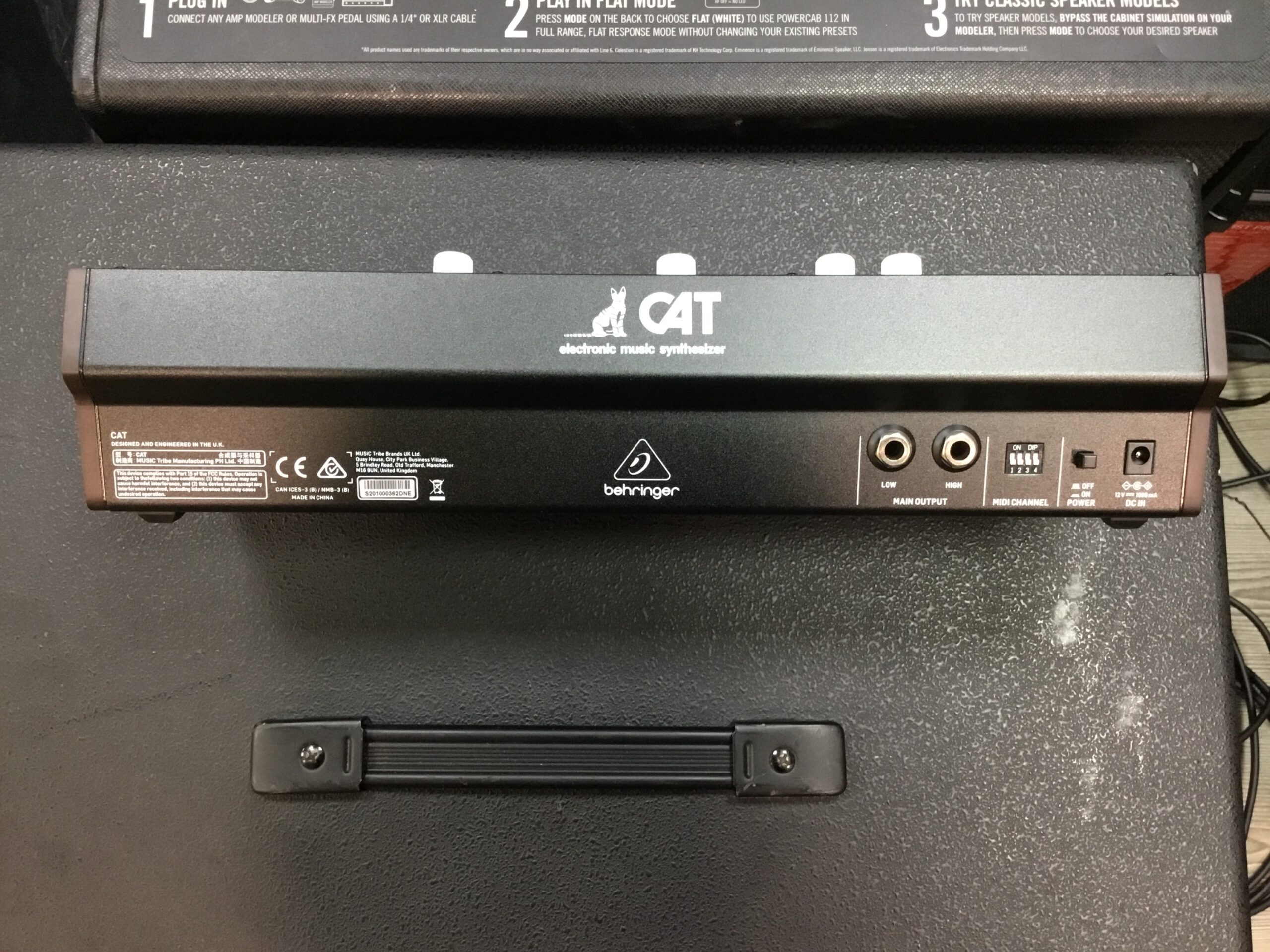 Behringer Cat sintetizzatore analogico duofonico