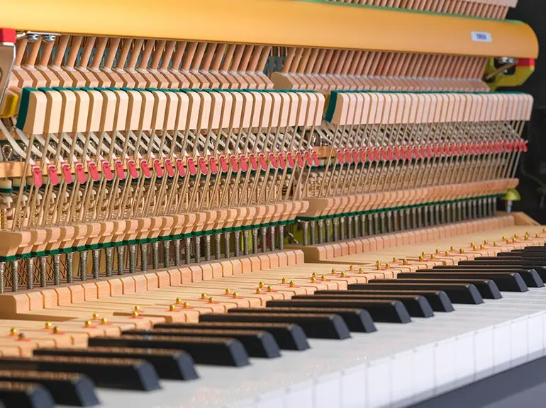 Yamaha B10 pianoforte verticale 109 cm nero lucido