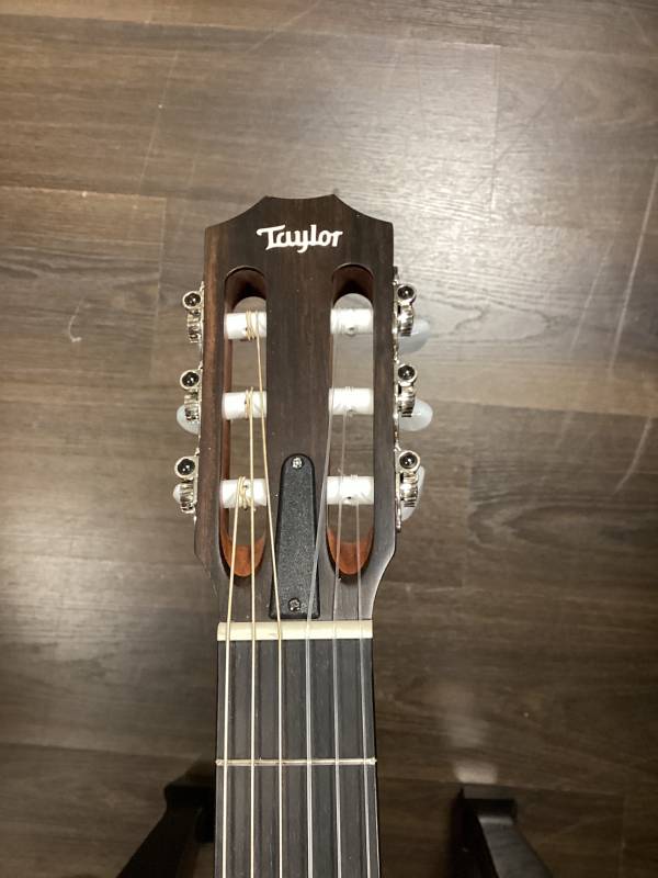 Taylor 214ce-N Chitarra Classica Usata con Cutaway