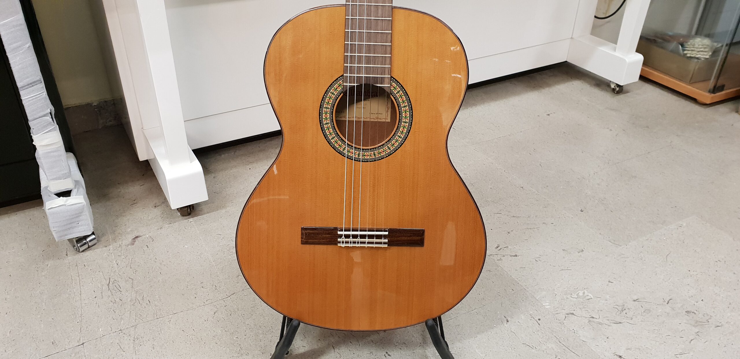 Alhambra 3C Chitarra Classica con Custodia