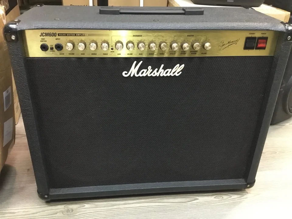Marshall JCM600 amplificatore 60W 2x12 occasione