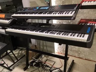 Yamaha MODX8 Plus sintetizzatore 88 tasti pesati usato