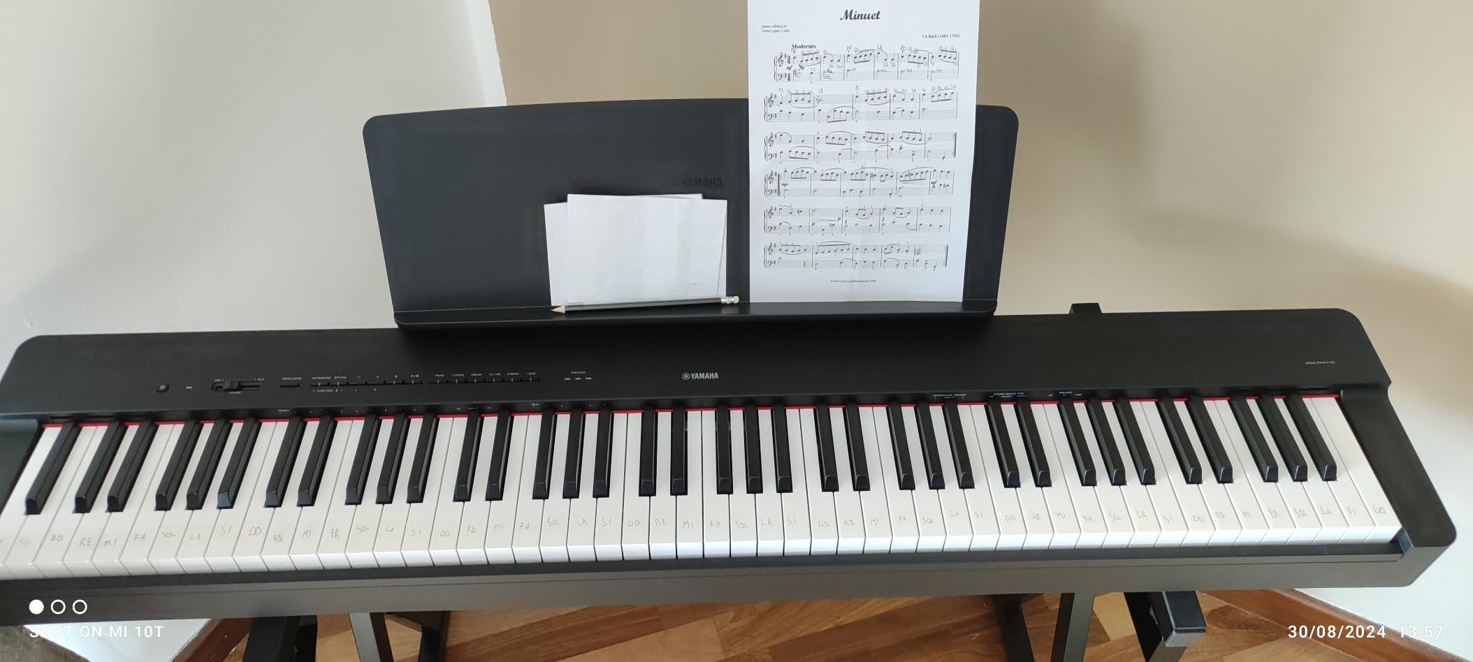 Yamaha P-225 pianoforte digitale 88 tasti nero 24 suoni