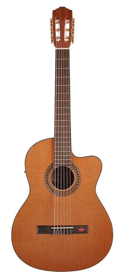 Salvador Cortez CC-10CE chitarra classica amplificata natural