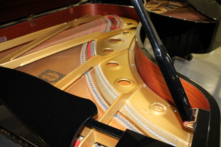 Yamaha C7 pianoforte a coda 227 cm