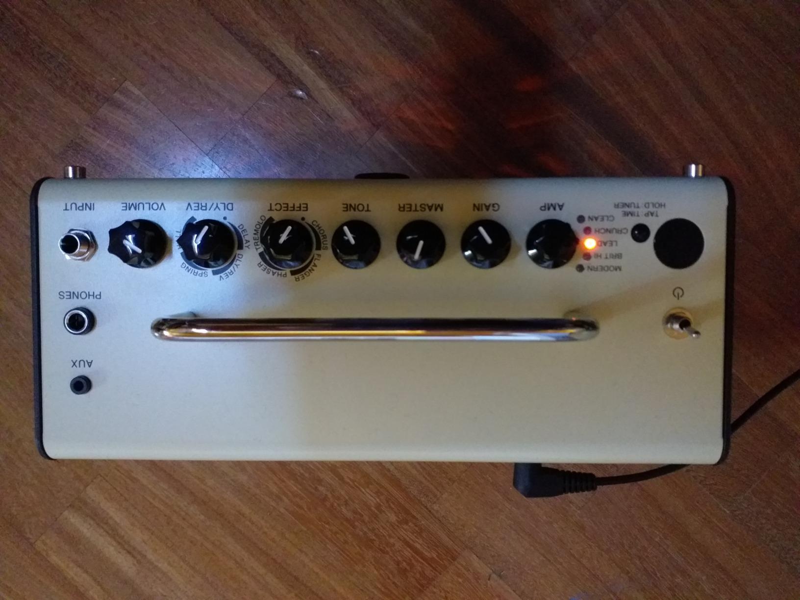 Yamaha THR5 Amplificatore Chitarra 10W Bianco Vintage USB