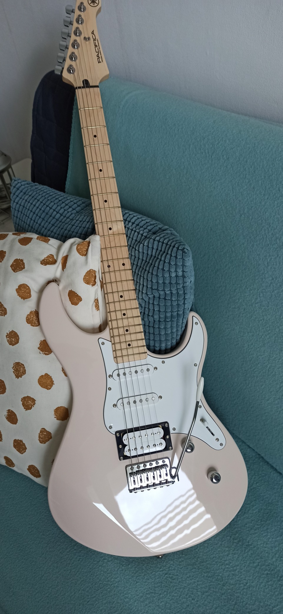 Yamaha Pacifica 112VM Chitarra Elettrica Rosa Sonic HSS