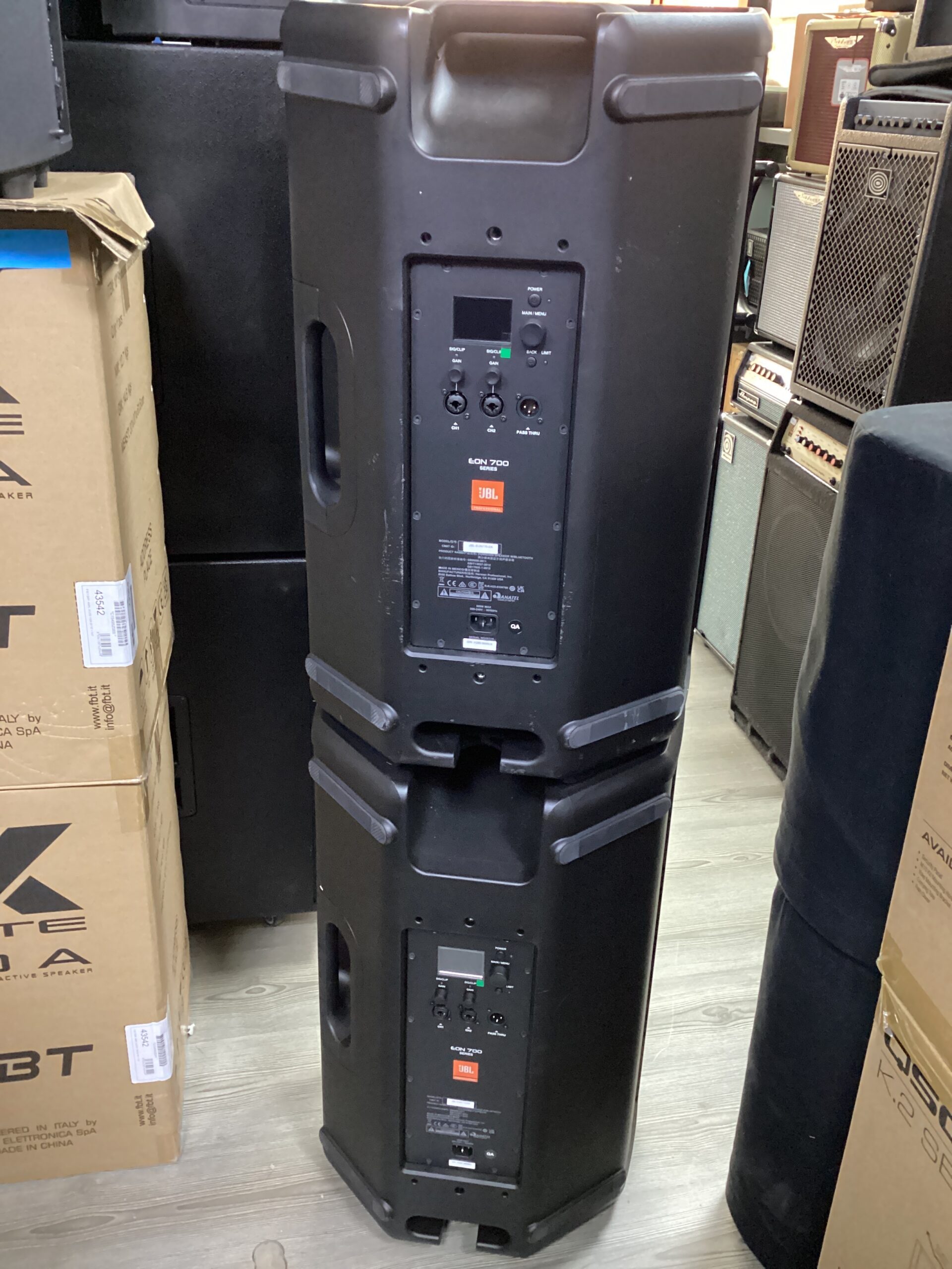 JBL EON 715 Cassa Amplificata 15" Coppia Ex-Demo Attiva