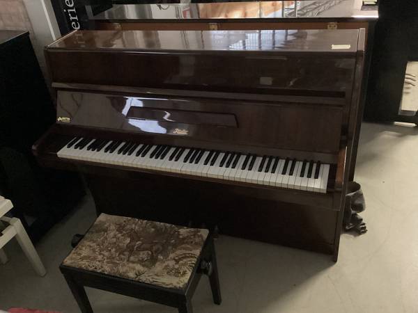 Rösler Studio Pianoforte Verticale Usato 110 cm