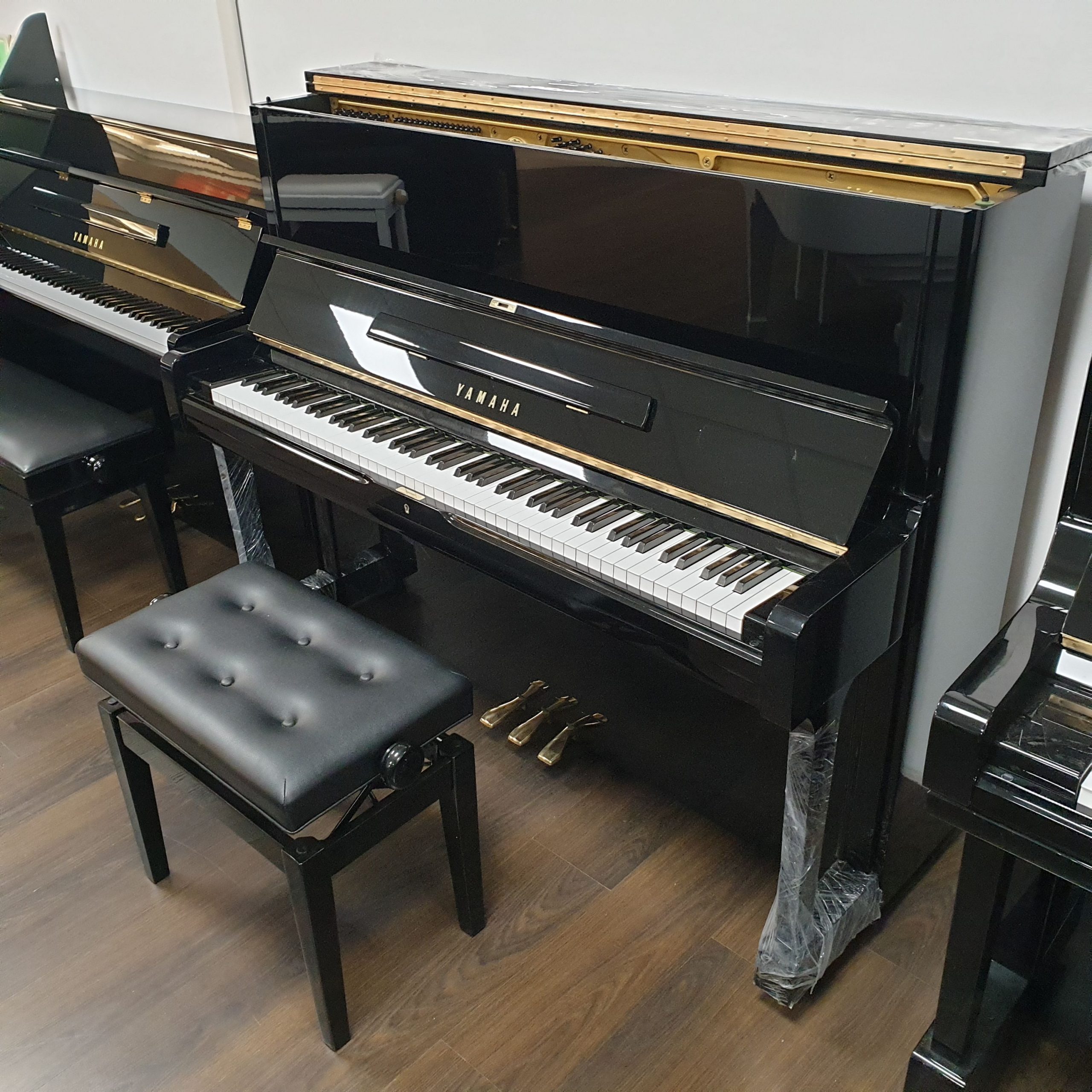 Yamaha U1G pianoforte verticale acustico da studio
