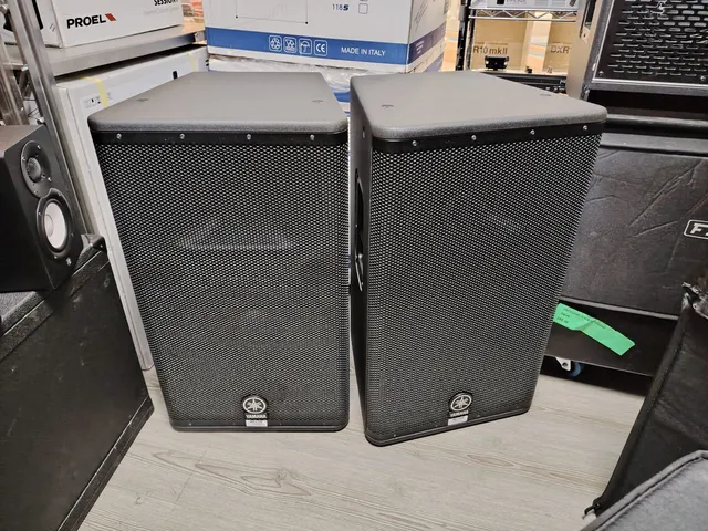 Yamaha DSR115 Cassa Attiva 15" Coppia + Cover