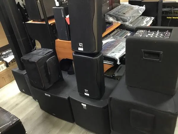 Electro-Voice ZXA1 + ZXA1-Sub diffusore amplificato coppia usato 800W