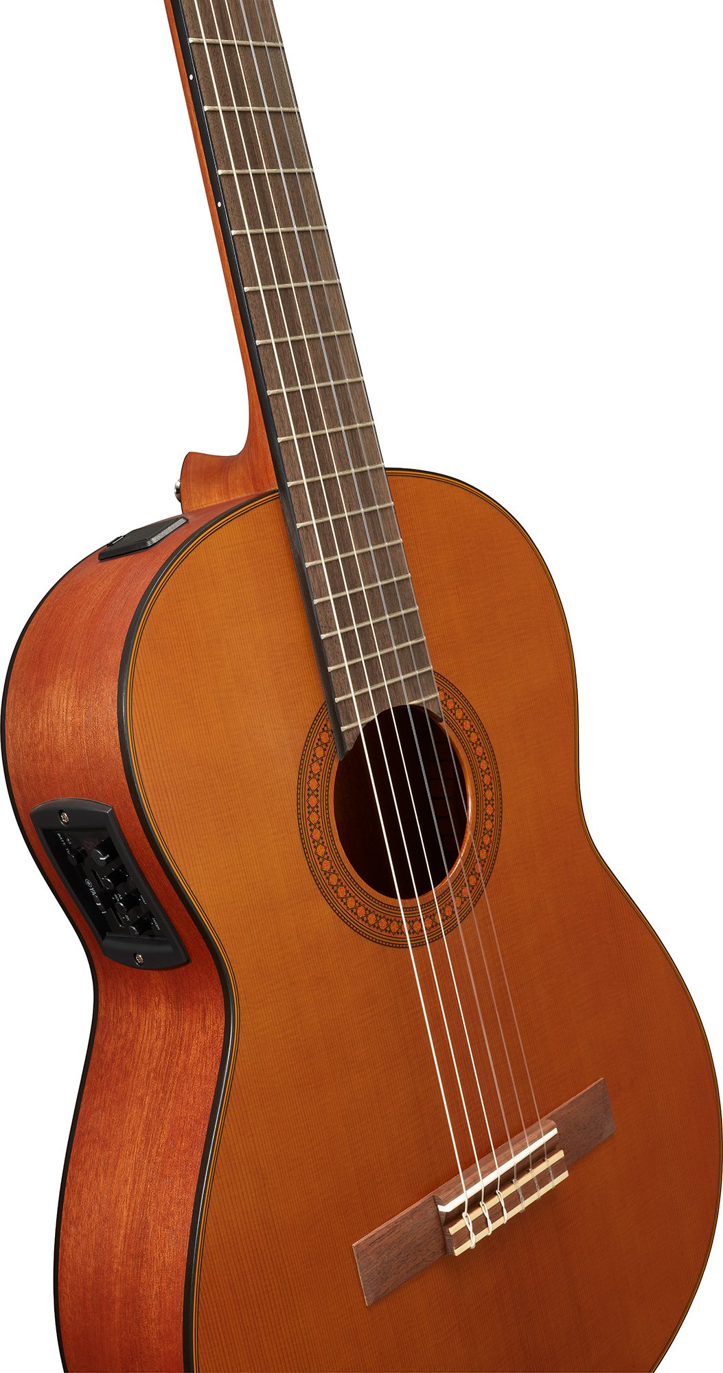 Yamaha CGX122MC chitarra classica cedro elettrificata