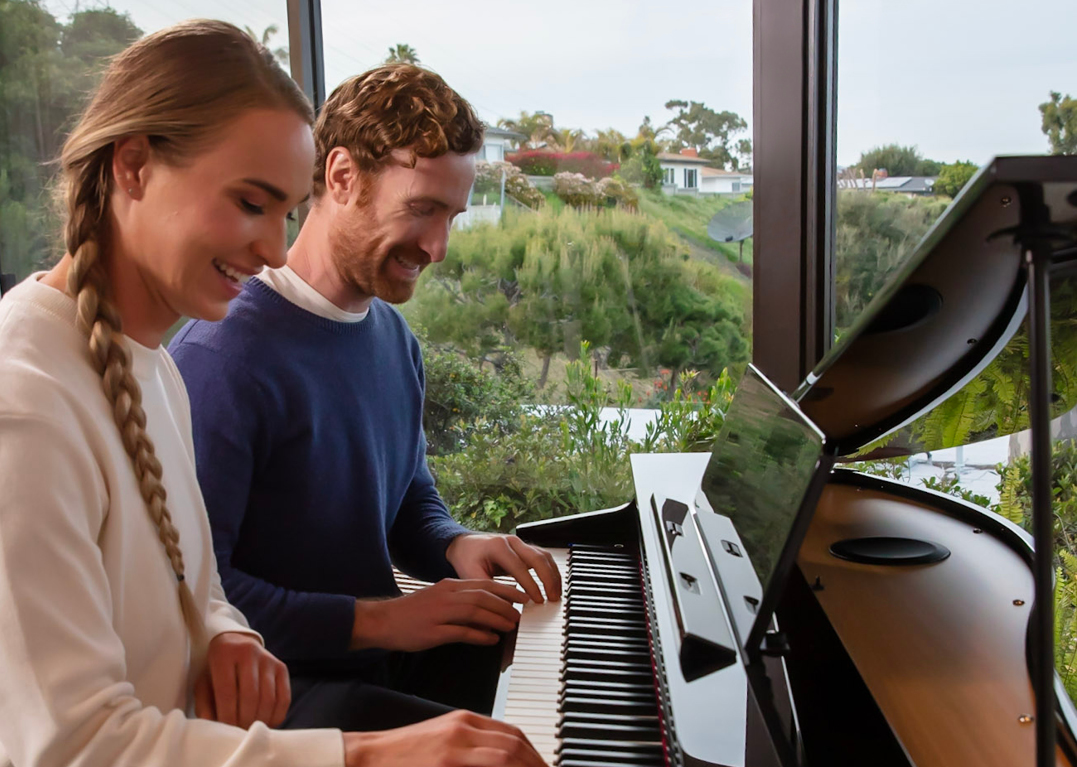 Roland GP-3 pianoforte a coda digitale nero lucido compatto