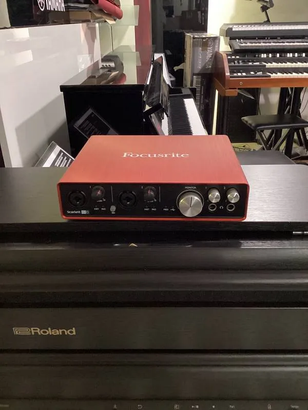 Focusrite Scarlett 6i6 Scheda Audio USB 2nd Gen MIDI