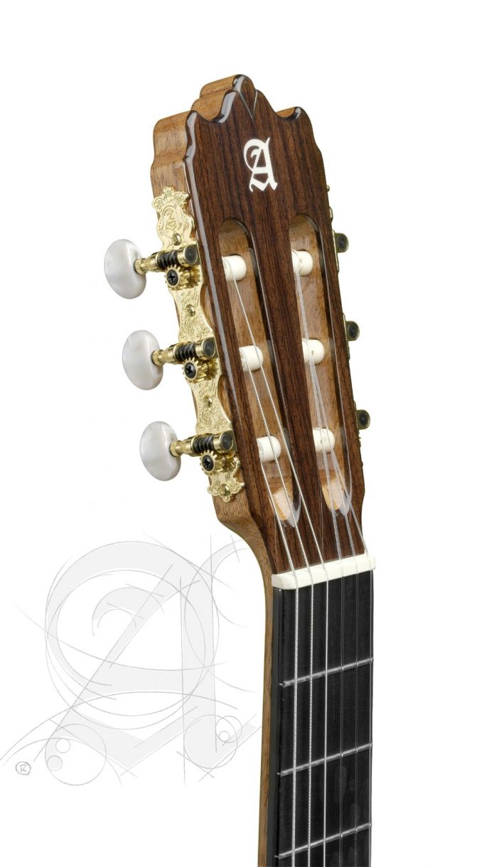 Alhambra 4P chitarra classica cedro massello