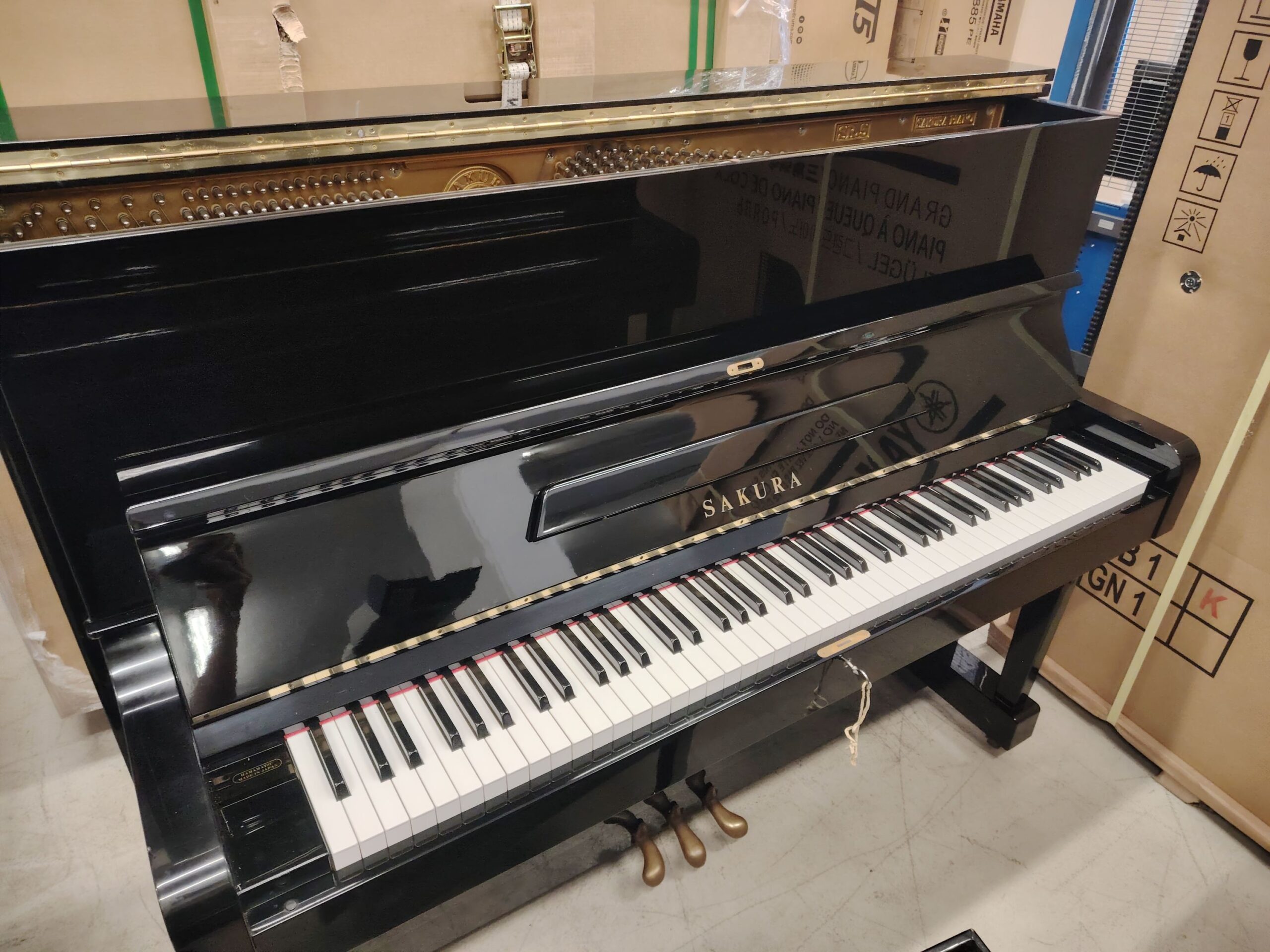 Sakura SR5 pianoforte verticale 88 tasti da studio