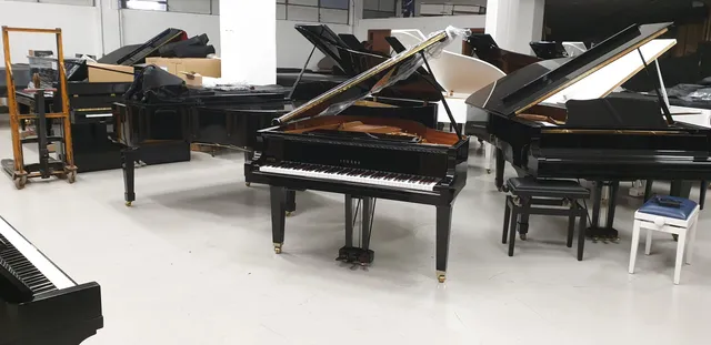 Yamaha A1 Silent pianoforte a coda mezza coda usato