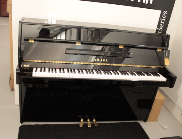 Yamaha B1 SC3 Silent pianoforte verticale nero nuovo