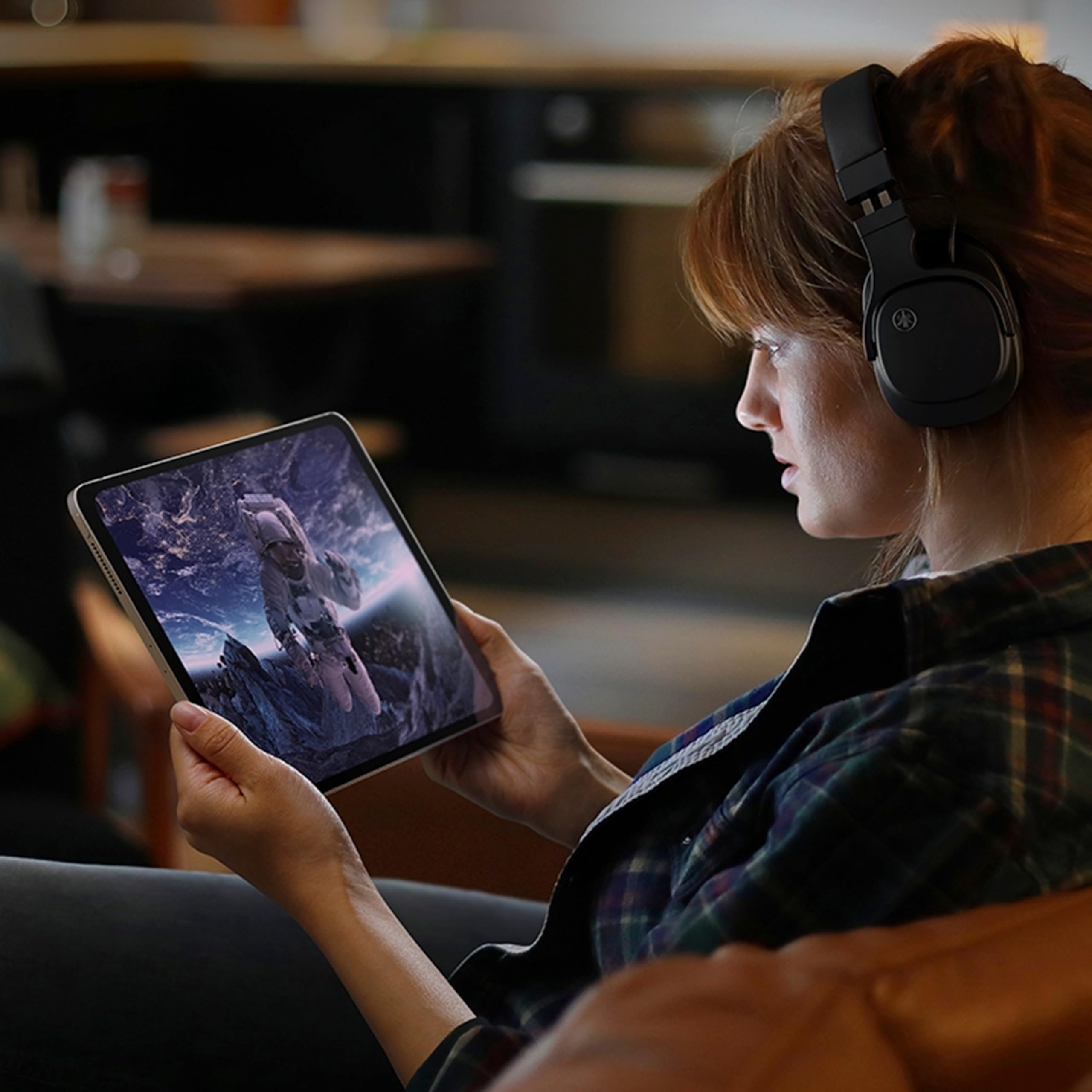 Yamaha YH-L500A Cuffie wireless over-ear nero 3D