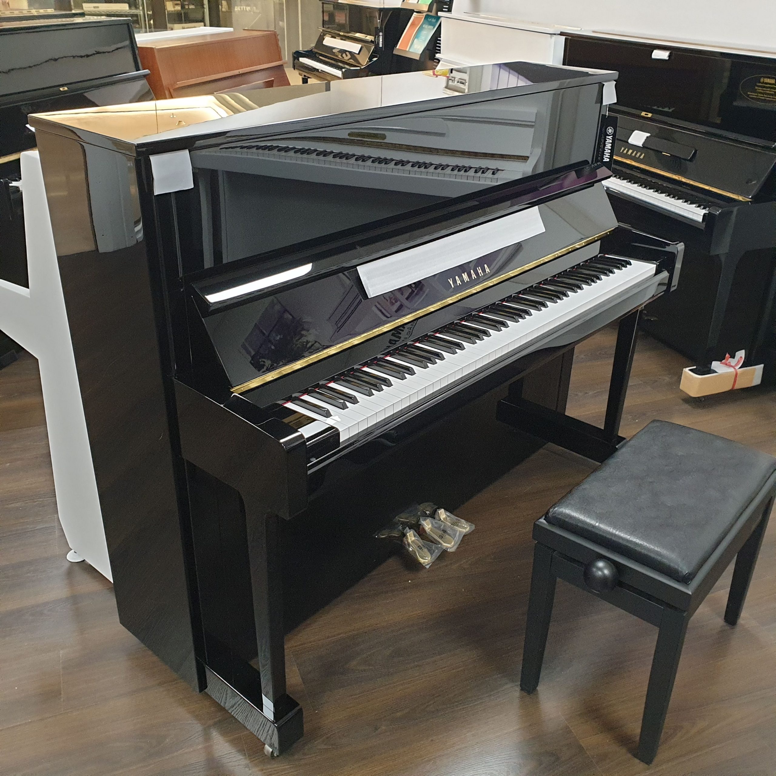Yamaha B3 SC3 pianoforte verticale nero silent nuovo