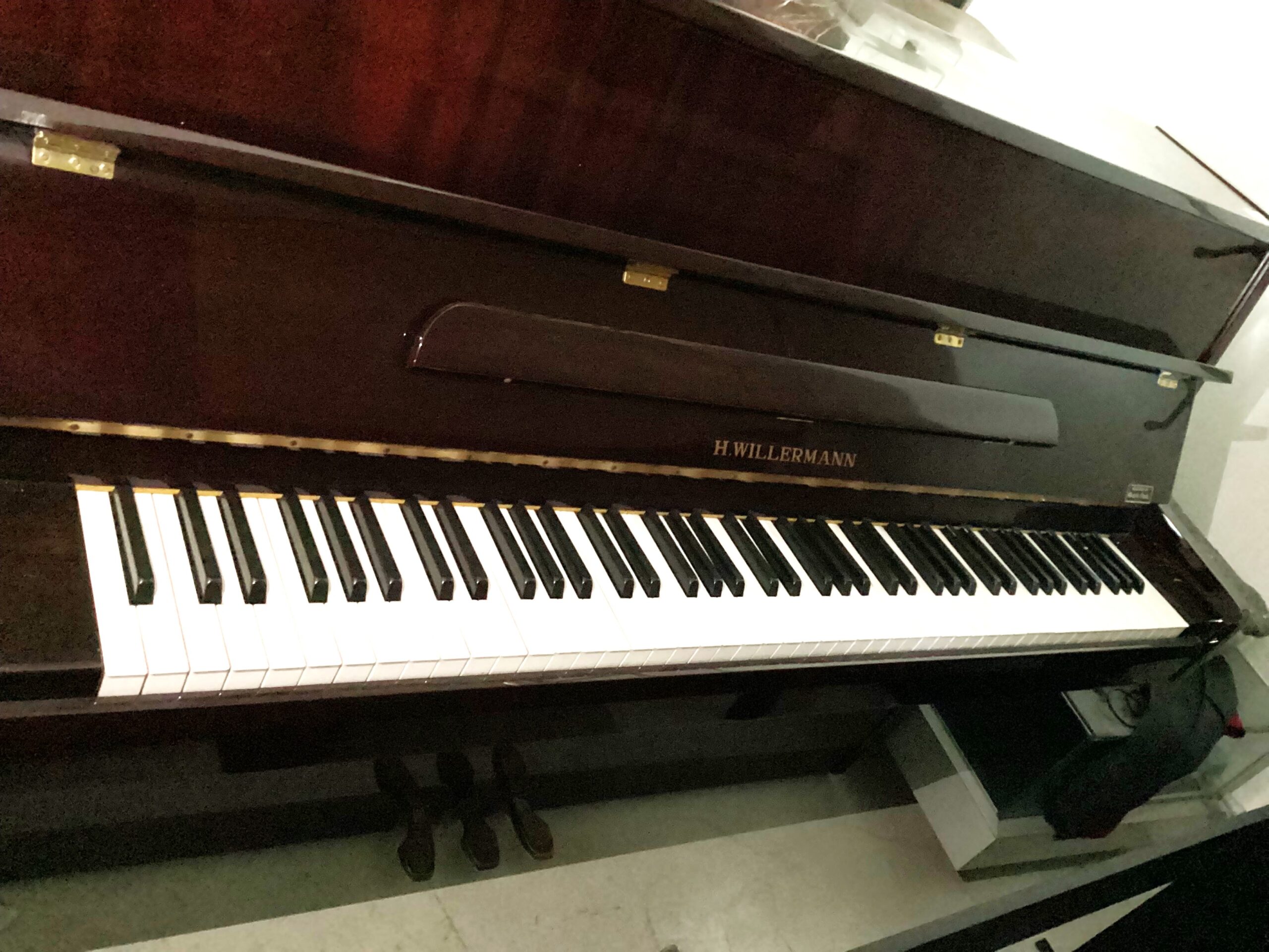 H.Willermann verticale pianoforte acustico mogano usato