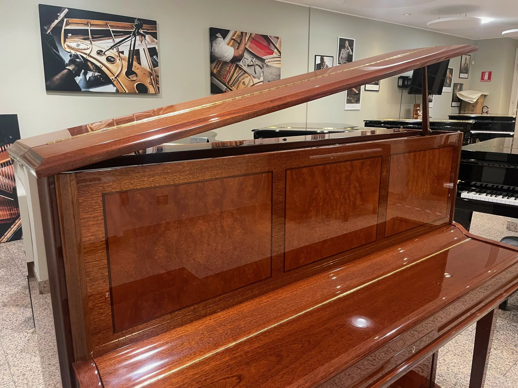 Schulze Pollmann 126 Masterpiece pianoforte verticale mogano 126 cm