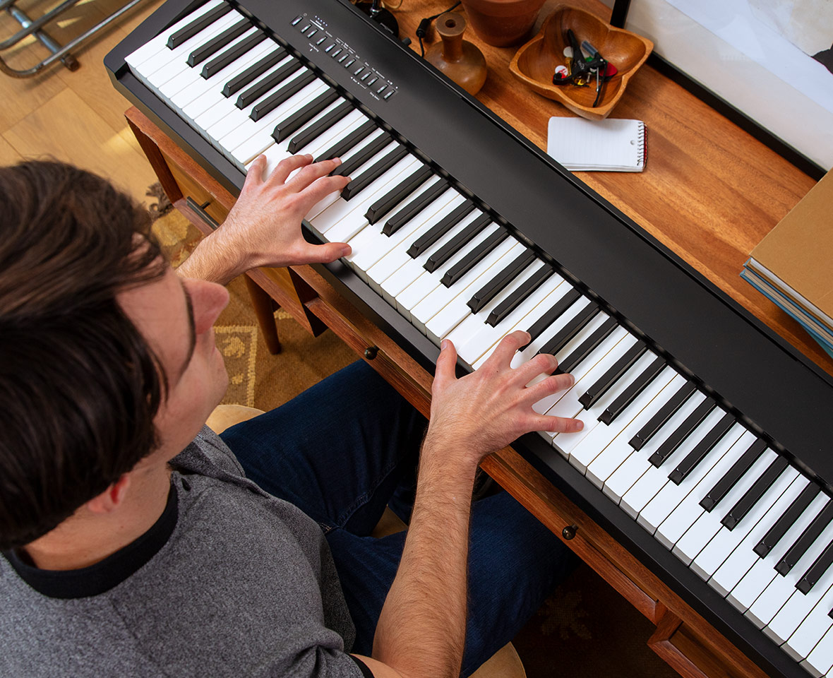 Roland FP-30X Pianoforte Digitale Bundle KSC70 88 Tasti Pesati