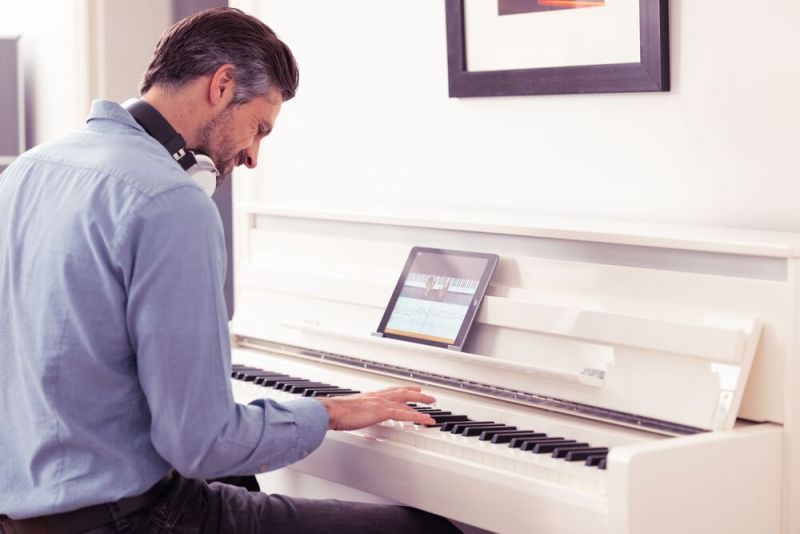 Yamaha Clavinova CLP785 PWH pianoforte digitale bianco lucido