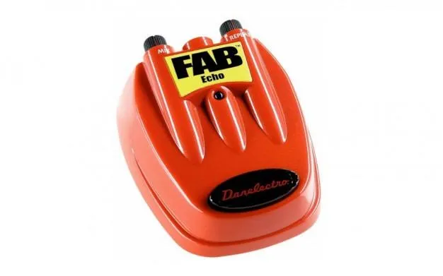 Danelectro D-4 FAB Echo Pedale Chitarra Slap Echo