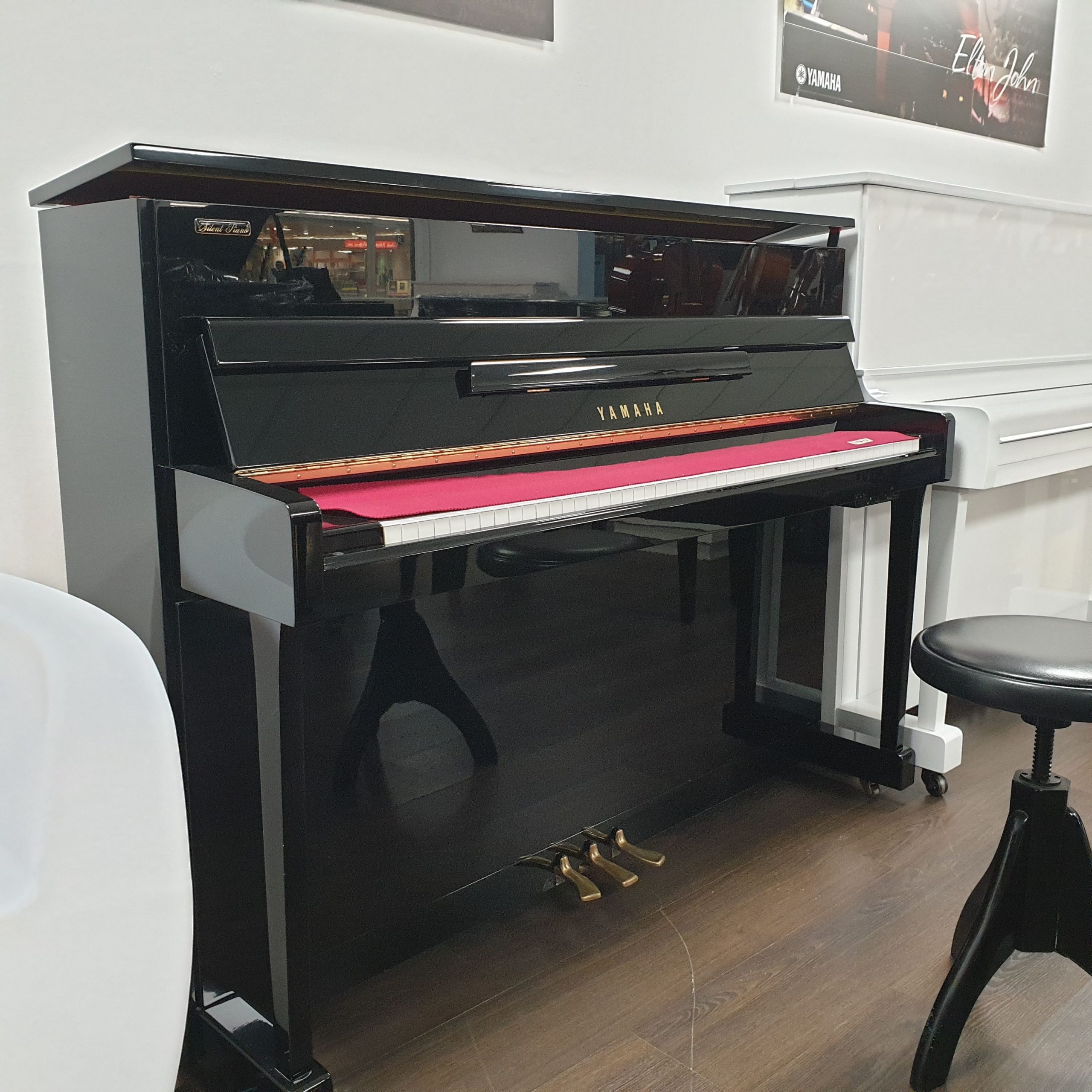 Yamaha U50 SX Silent pianoforte verticale usato cuffia