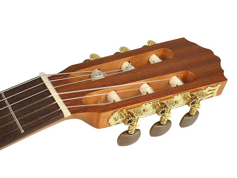 Salvador Cortez CC-06 chitarra classica 4/4 cedro