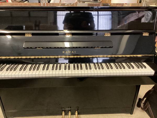 Kawai CE-8 Pianoforte Verticale Usato Compatto
