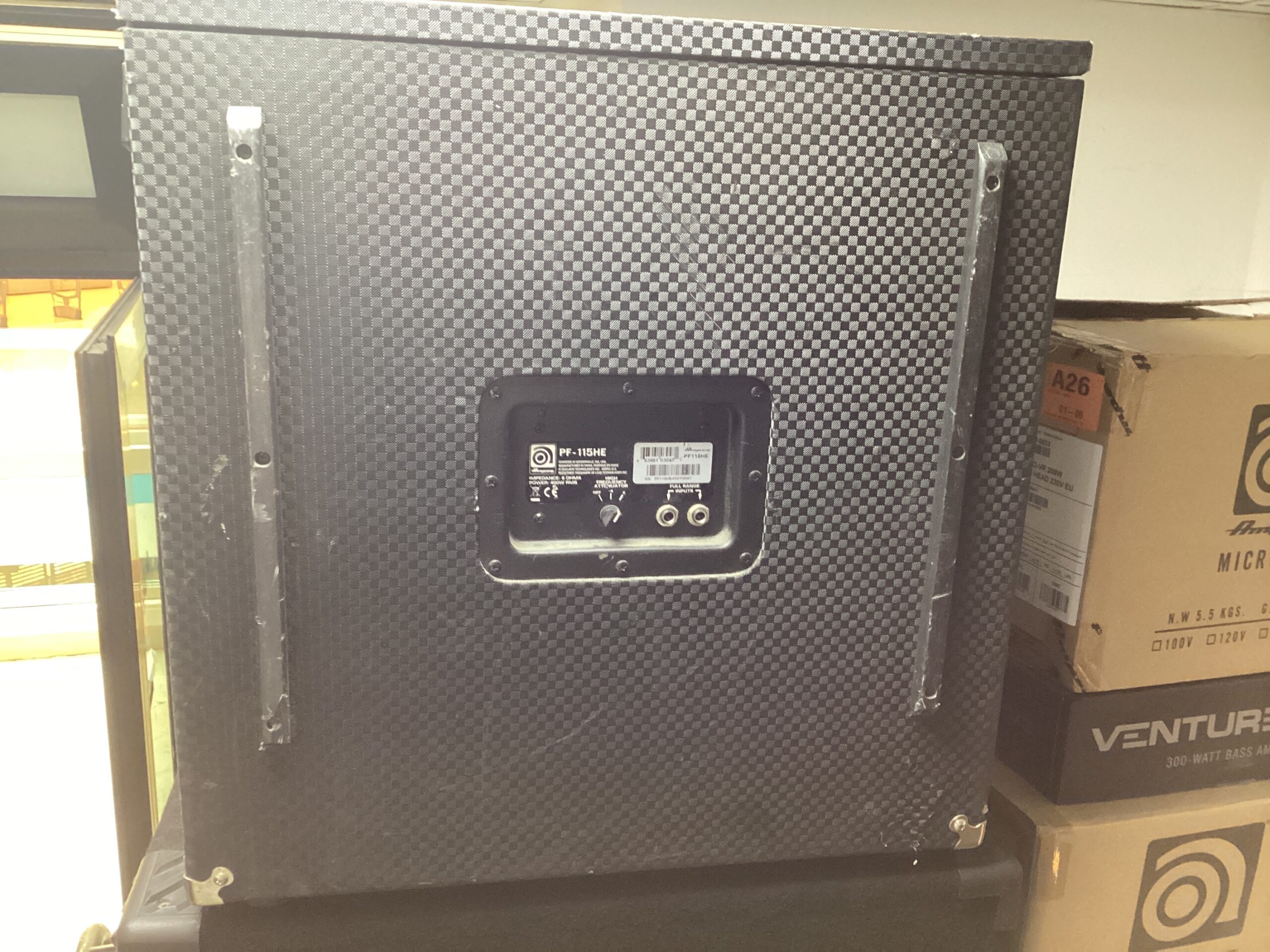 Ampeg PF-115HE Cassa basso 15" 450W usata