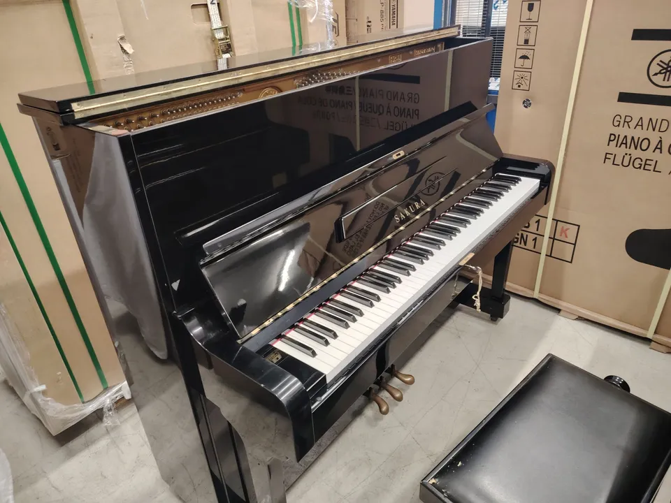 Sakura SR5 pianoforte verticale 88 tasti da studio