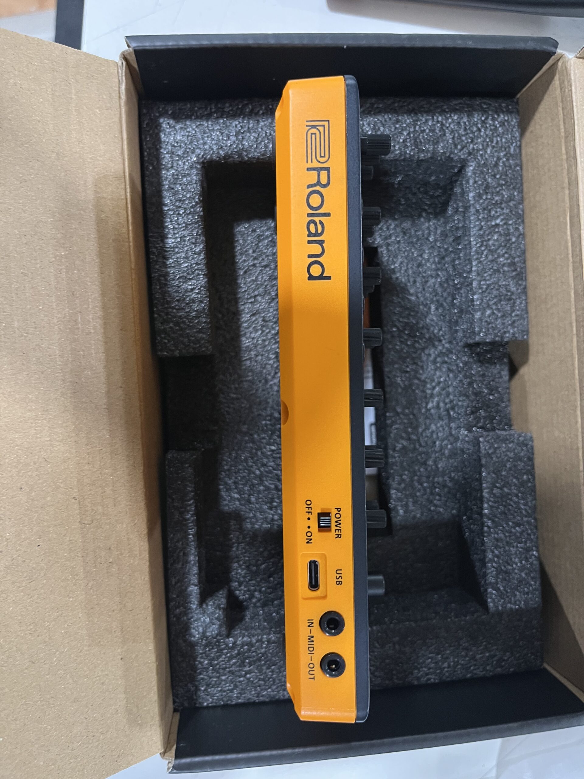 Roland T-8 beat machine ex demo ACB TR-808