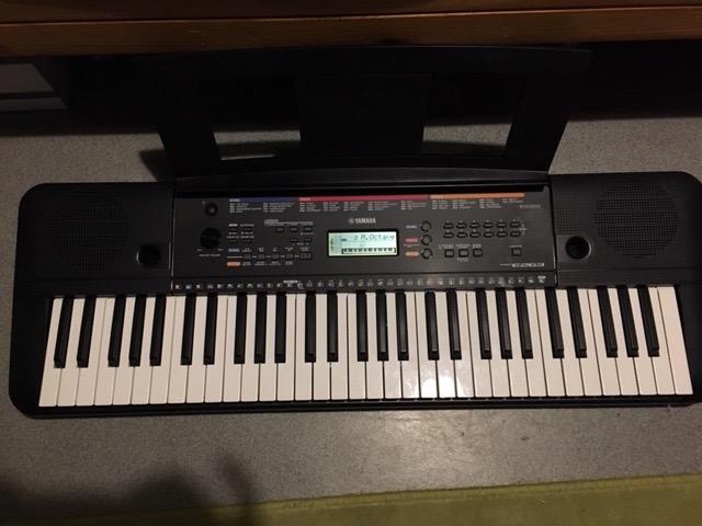 Yamaha PSR-E263 tastiera digitale 61 tasti nero principianti