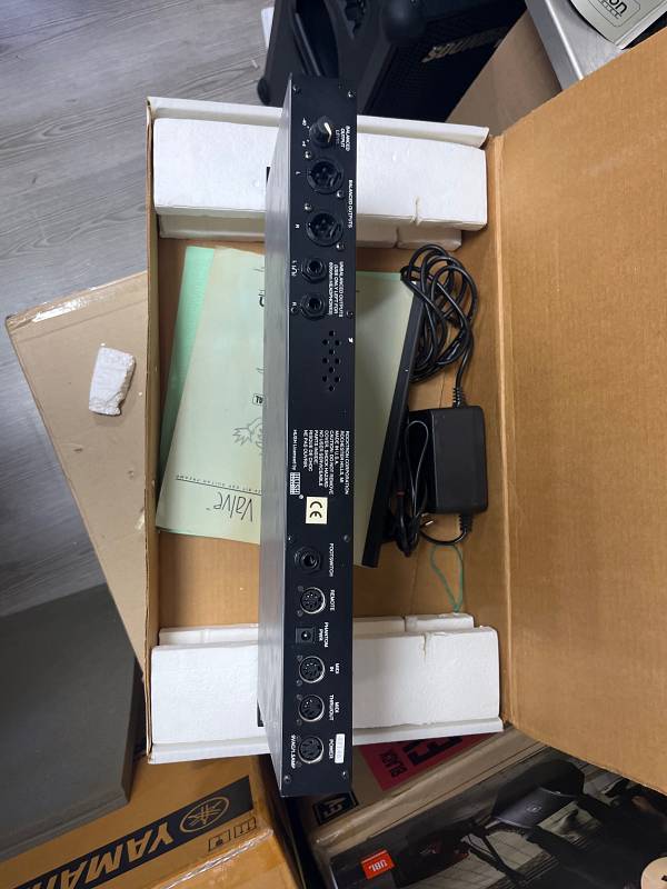 Rocktron Voodu Valve preamplificatore chitarra rack valvolare